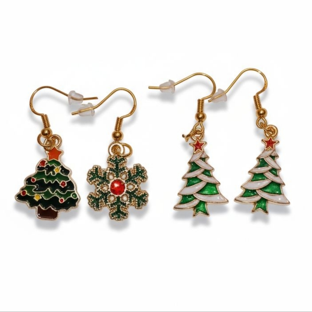 Nwt Bundle Of Two Pairs Of Adorable Gold Christmas Earrings!!